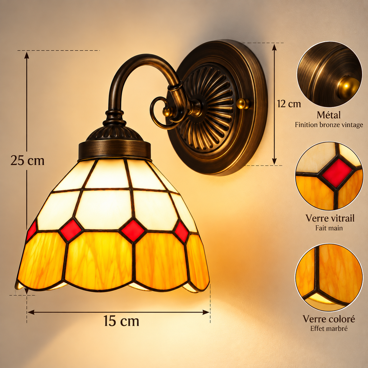 Applique Murale Tiffany à Losanges - LightWall | Cocon de Lune - dimensions 25 cm de haut, abat-jour de 15 cm, platine de 12 cm, détails du bronze vintage et du verre marbré