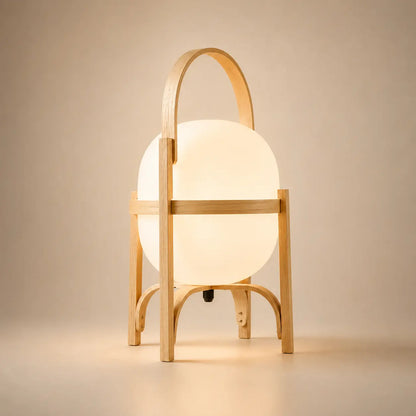Lampe de chevet sur pied Osaka en bois naturel, allumée