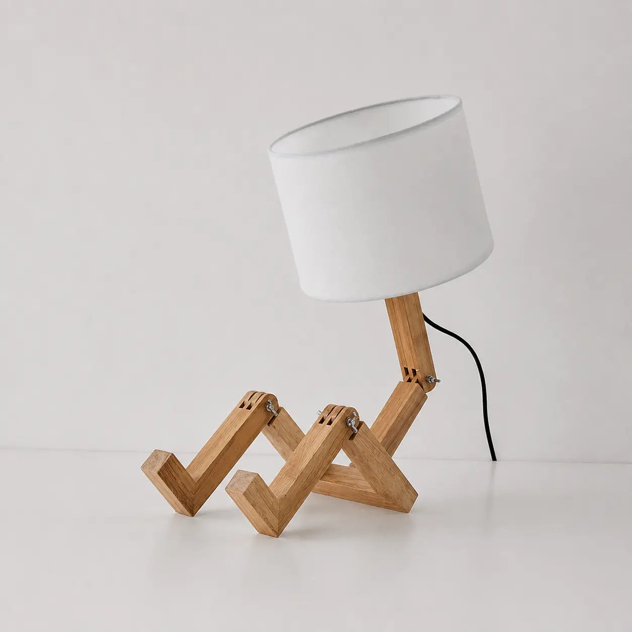 Lampe de Chevet Robot en Bois – Veilleuse LED Déco