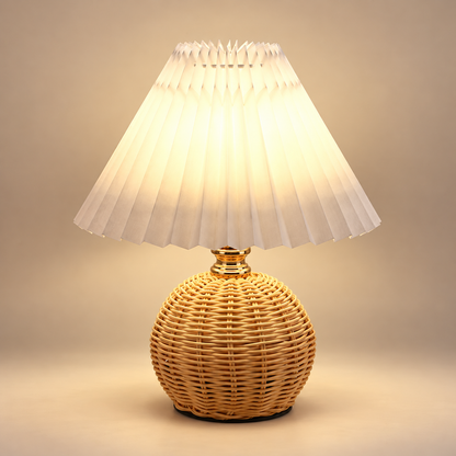 Lampe de Chevet Rotin Abat-jour Plissé - Panier de Lune | Cocon de Lune - allumée, abat-jour crème