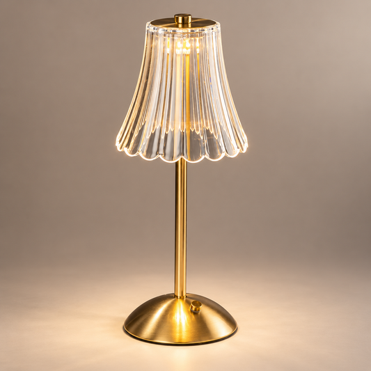 Lampe de chevet vintage dorée Cristal Doré allumée : abat-jour festonné effet cristal sur pied doré | Cocon de Lune