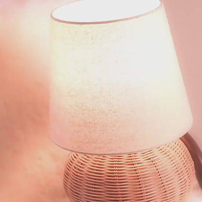 Lampe de Chevet en Rotin Cocooning - Tissage Élégant