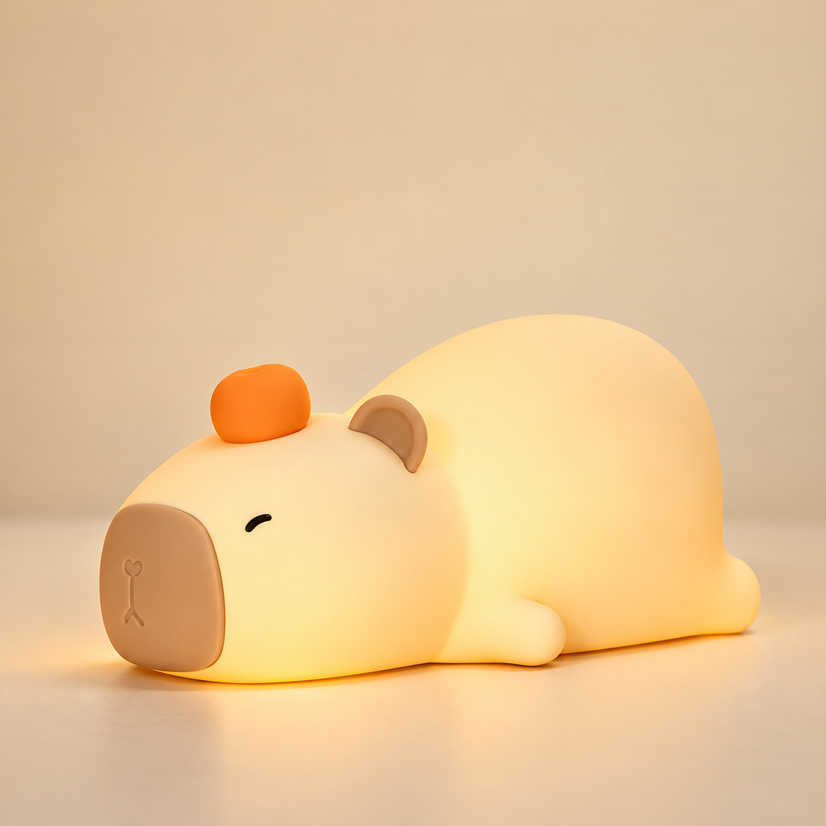 Veilleuse Capybara Silicone Rechargeable - Cloudy | Cocon de Lune - Capybara allongé illuminé