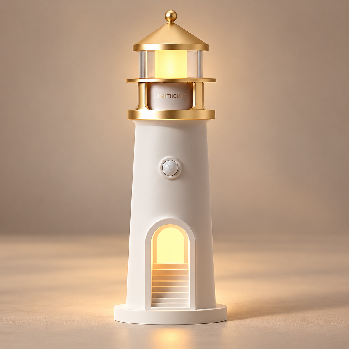 Veilleuse phare Fanal blanc et doré allumée en lumière chaude | Cocon de Lune